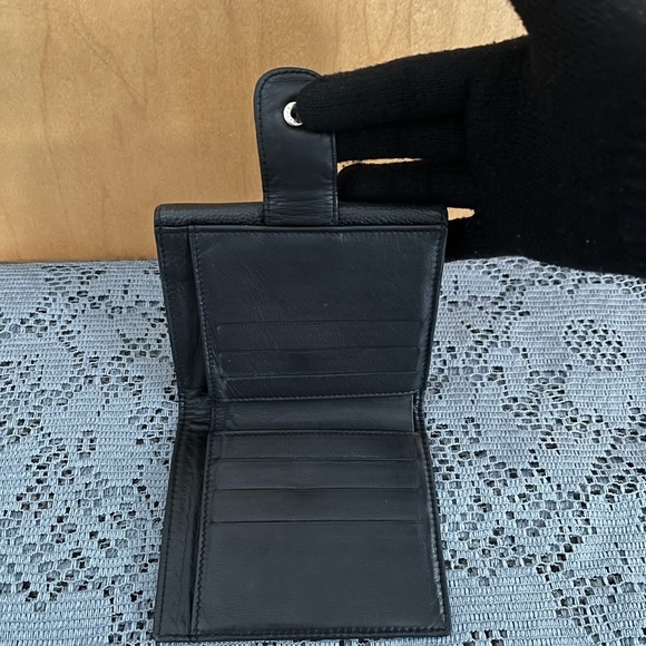 Authentic CHANEL compact wallet - Picture 9 of 12